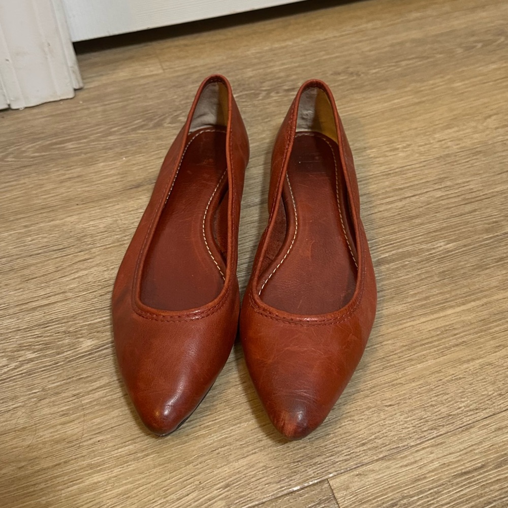 Frye Deep Red Brown Flat with Cushion Women's Size 8